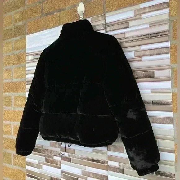 Bella Dahl black velvet puffer XS - Picture 6 of 13
